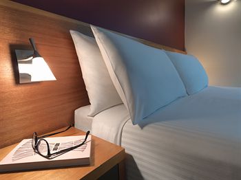 Ibis Melbourne Little Bourke Street - Accommodation Redcliffe 2