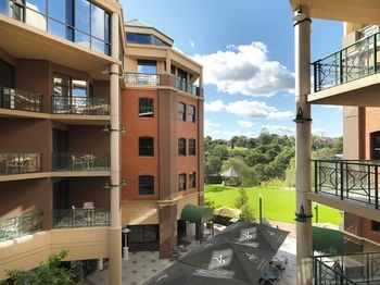 Amora Riverwalk Melbourne - Accommodation Redcliffe 13