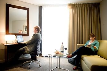 Amora Riverwalk Melbourne - Accommodation Redcliffe 29