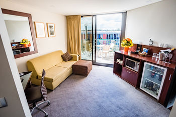 Amora Riverwalk Melbourne - Accommodation Redcliffe 67