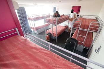 Base Backpackers Melbourne Hostel - Accommodation Redcliffe 6