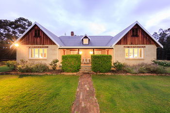 Carriages Boutique Hotel - Accommodation Redcliffe 37