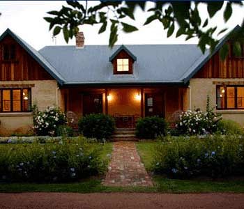 Carriages Boutique Hotel - Accommodation Redcliffe 0
