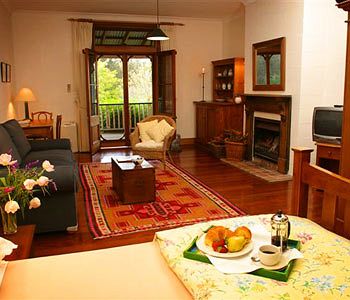 Carriages Boutique Hotel - Accommodation Redcliffe 2