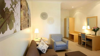 Pokolbin Village - Accommodation Redcliffe 40