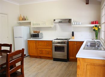 Pokolbin Village - Accommodation Redcliffe 2