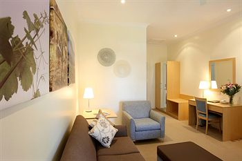 Pokolbin Village - Accommodation Redcliffe 5