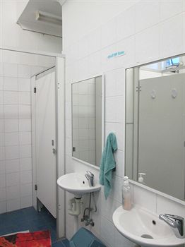 Casa Central Accommodation - Hostel - Accommodation Redcliffe 4
