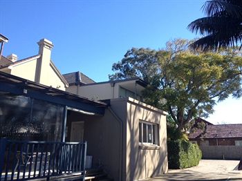 Cambridge Lodge - Hostel/Backpacker - Accommodation Redcliffe 5