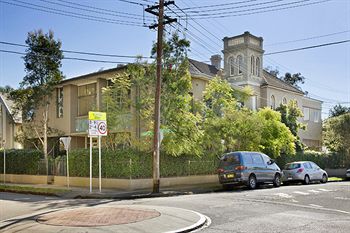 Cambridge Lodge - Hostel/Backpacker - Accommodation Redcliffe 6