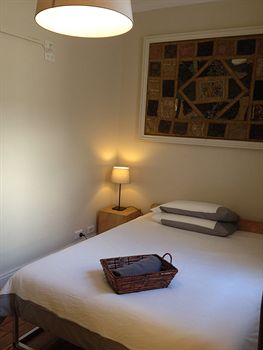 Cambridge Lodge - Hostel/Backpacker - Accommodation Redcliffe 9