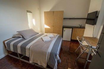 Cambridge Lodge - Hostel/Backpacker - Accommodation Redcliffe 13