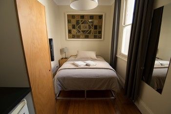Cambridge Lodge - Hostel/Backpacker - Accommodation Redcliffe 16