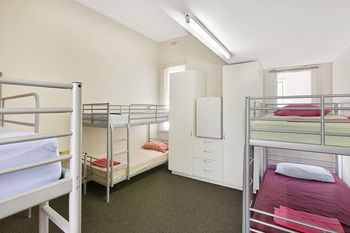 Cambridge Lodge - Hostel/Backpacker - Accommodation Redcliffe 20