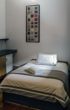 Cambridge Lodge - Hostel/Backpacker - Accommodation Redcliffe 28