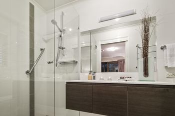 Eden Lodge - Accommodation Redcliffe 6