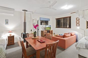 Eden Lodge - Accommodation Redcliffe 15
