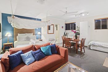 Eden Lodge - Accommodation Redcliffe 21