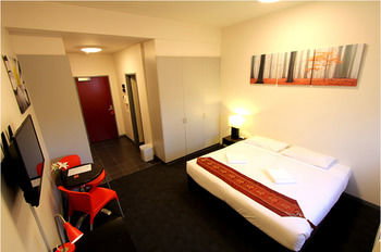 Alston Apartments Hotel - Accommodation Redcliffe 12