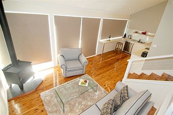 Wine Country Villas - Accommodation Redcliffe 7