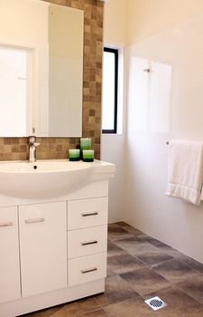 Wine Country Villas - Accommodation Redcliffe 44