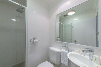 Quality Hotel CKS Sydney Airport - Accommodation Redcliffe 0