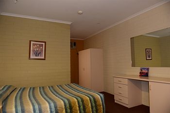 Katherine Motel - Accommodation Redcliffe 4