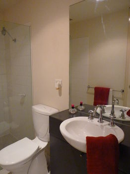 Australian Home Away @ Market Square Melbourne - Accommodation Redcliffe 0