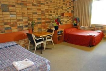 Palms Hotel Motel Chullora - Accommodation Redcliffe 1