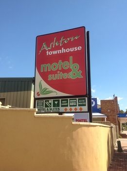Ashton Townhouse Motel And Suites - Accommodation Redcliffe 2