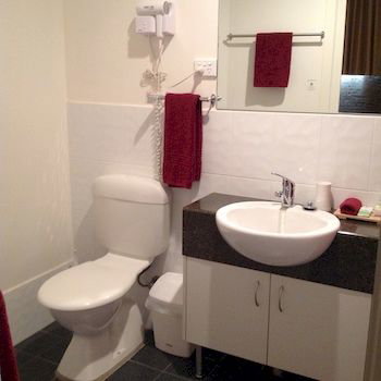 Ashton Townhouse Motel And Suites - Accommodation Redcliffe 10