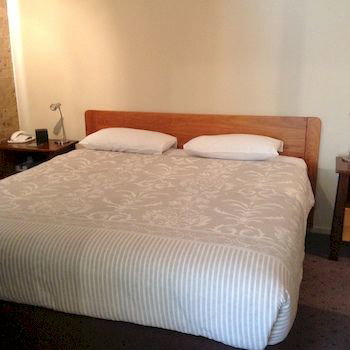 Ashton Townhouse Motel And Suites - Accommodation Redcliffe 13