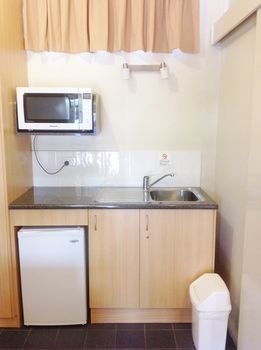 Ashton Townhouse Motel And Suites - Accommodation Redcliffe 24