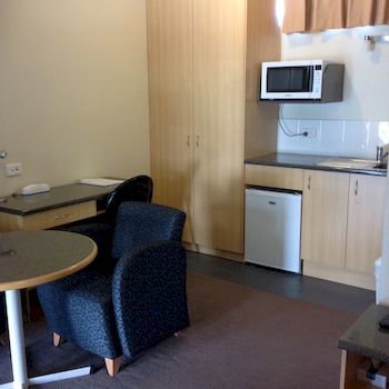 Ashton Townhouse Motel And Suites - Accommodation Redcliffe 25