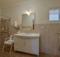 Cadman Motor Inn amp Apartments - Accommodation Redcliffe