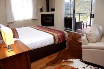 Yabbaloumba Retreat - Accommodation Redcliffe 4