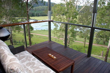 Yabbaloumba Retreat - Accommodation Redcliffe 11