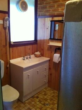 Hunter Country Lodge - Accommodation Redcliffe 2