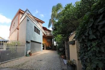 Rooftops Bed & Breakfast - Accommodation Redcliffe 2