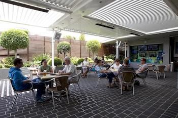 Macquarie Inn - Accommodation Redcliffe 2