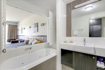 Macquarie Inn - Accommodation Redcliffe 7