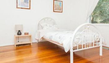 Eltham Retreat - Accommodation Redcliffe 0