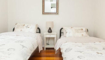 Eltham Retreat - Accommodation Redcliffe 7