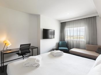Best Western Plus Lake Kawana Hotel - Accommodation Redcliffe 41