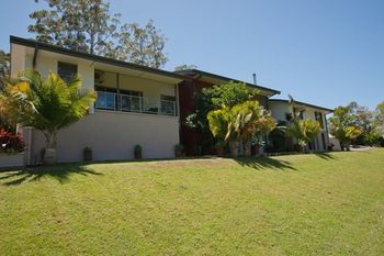 Moonee Beach Executive Retreat - Accommodation Redcliffe 14