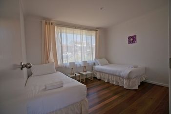 Emerald Views - Accommodation Redcliffe 6