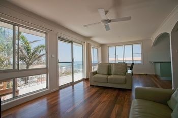 Emerald Views - Accommodation Redcliffe 11