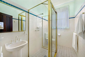 CBC Bed & Breakfast & Cafe - Accommodation Redcliffe 10