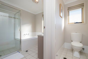 Getaway Holiday House Bankstown - Accommodation Redcliffe 11