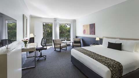 BEST WESTERN PLUS Apollo International Hotel - Accommodation Redcliffe 7
